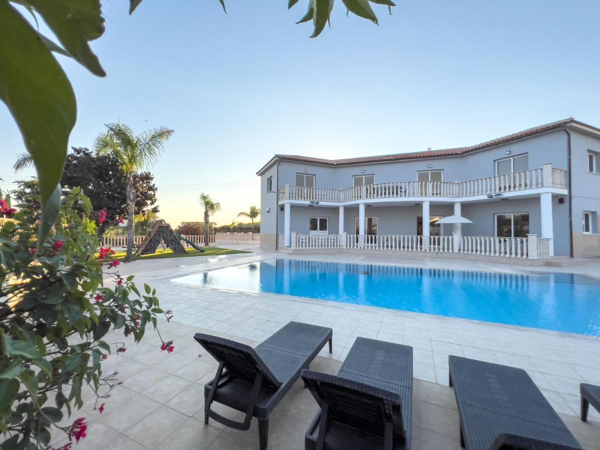 Grand Villa Lynn Seaview 圣纳帕 外观 照片