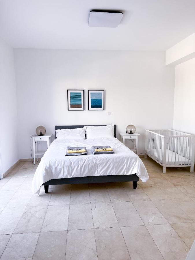 Grand Villa Lynn Seaview 圣纳帕 外观 照片