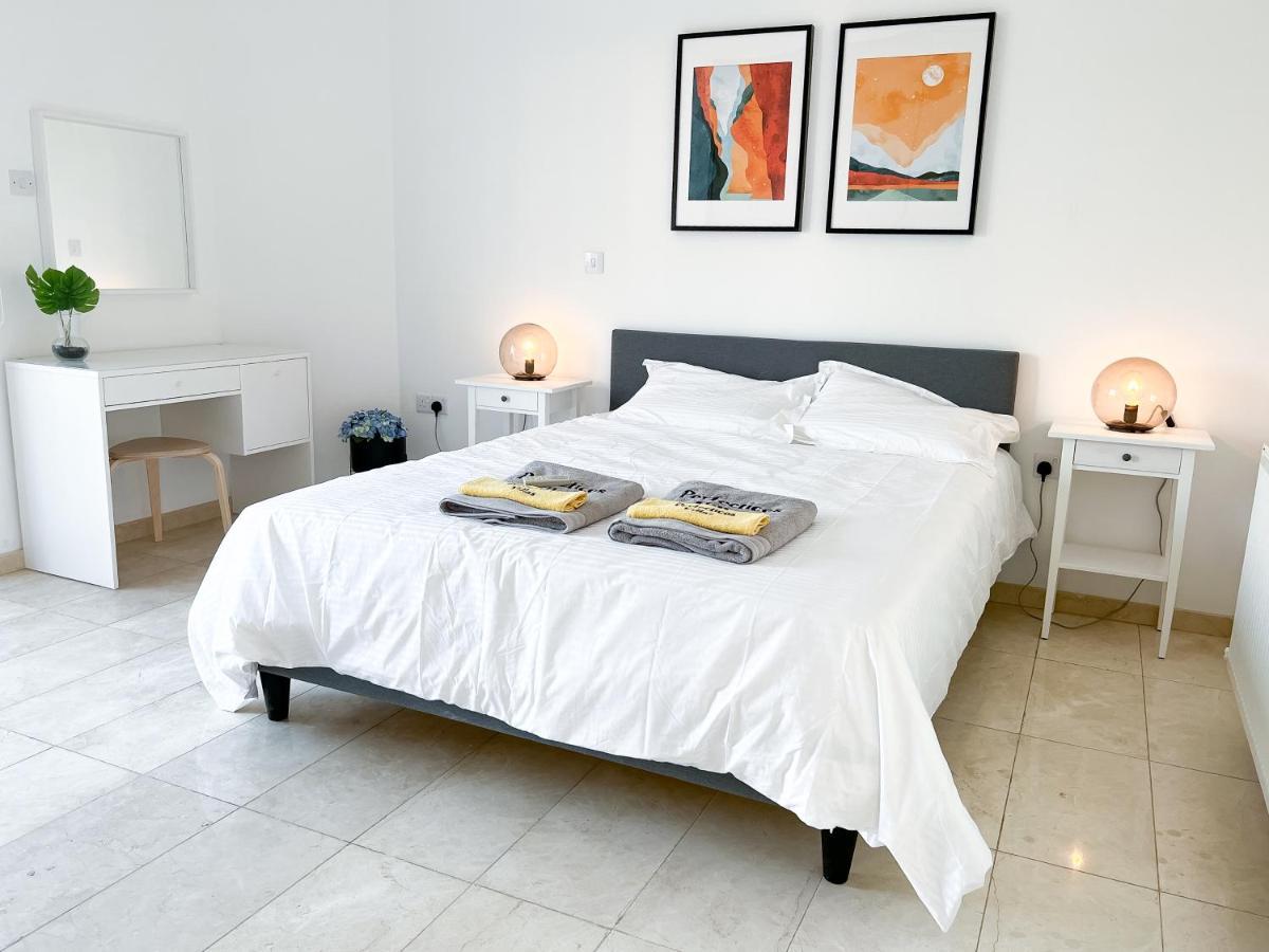 Grand Villa Lynn Seaview 圣纳帕 外观 照片