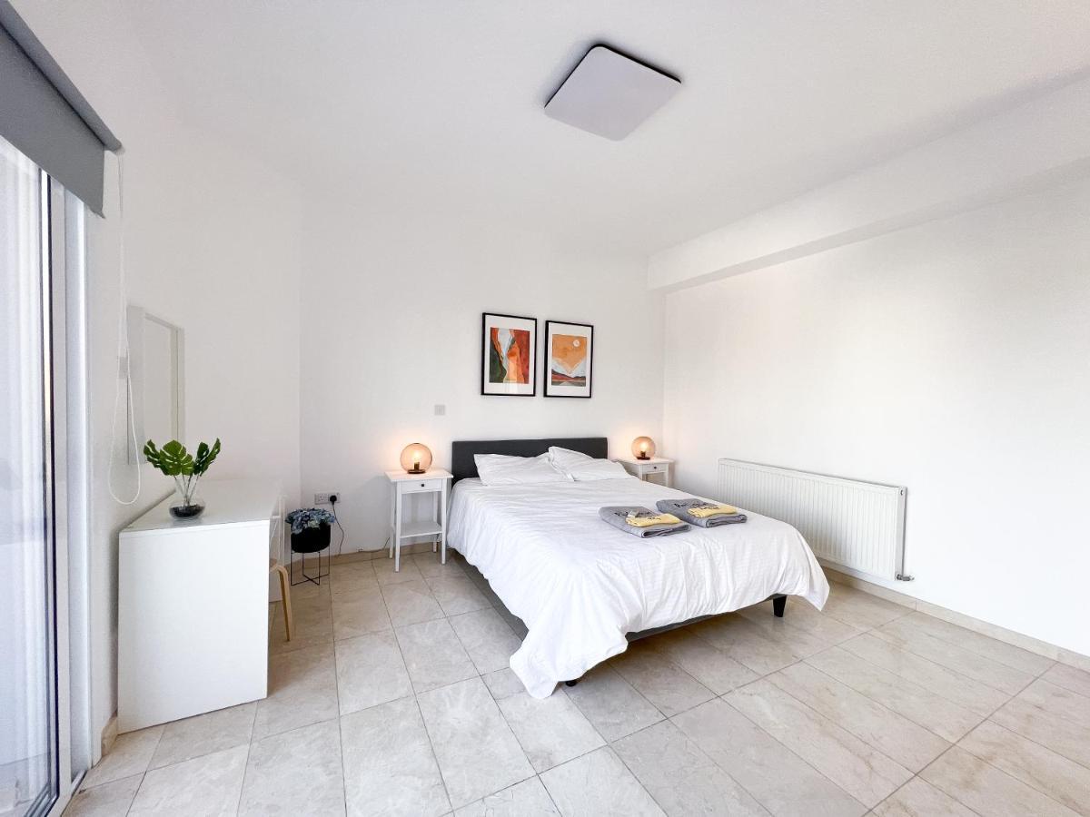 Grand Villa Lynn Seaview 圣纳帕 外观 照片