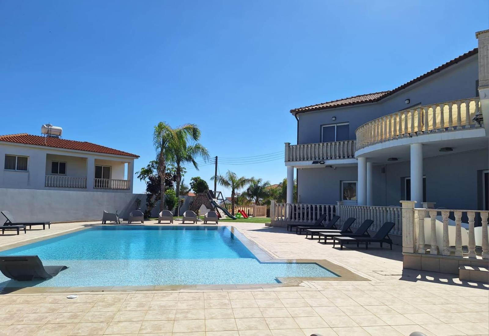 Grand Villa Lynn Seaview 圣纳帕 外观 照片